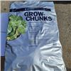 Image 2 : BOX OF NEW GRODAN GROW-CHUNKS 3 BAGS IN BOX 2 CU FT PER BAG RETAIL $150