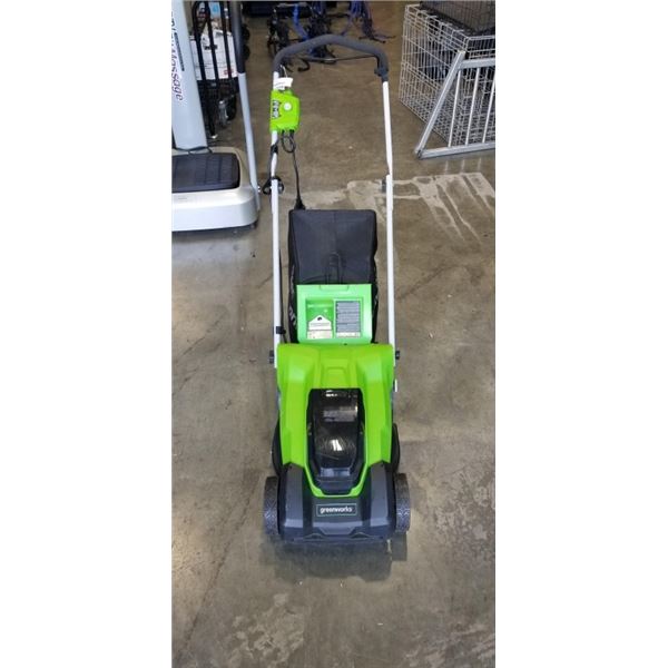 WORKING GREENWORKS ELECTRIC CORDED LAWN MOWER. MODEL LMA123