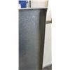 Image 4 : 47" X 29 GALVANIZED METAL TRAY