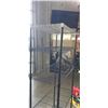 Image 3 : 13FT BY 18IN METAL ROLLING RACK