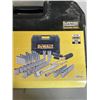 Image 2 : NEW DEWALT 84PC MECHANICS TOOL SET