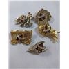 Image 1 : 5 VINTAGE ENAMEL MAPLE LEAF BROOCHES
