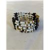 Image 2 : 5 STRAND AMBER, GOLD STONE ETC BRACELET