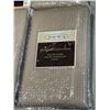 Image 2 : 3 ALAMODE HOME QUEENSIZE PILLOW SHAMS AND 6 BEDLAM QUEENSIZE PILLOW SHAMS