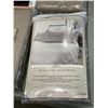 Image 3 : 3 ALAMODE HOME QUEENSIZE PILLOW SHAMS AND 6 BEDLAM QUEENSIZE PILLOW SHAMS
