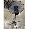 Image 3 : WESTINGHOUSE FLOOR FAN AND WOOZOO TABLE FAN BOTH WORKING