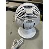 Image 5 : WESTINGHOUSE FLOOR FAN AND WOOZOO TABLE FAN BOTH WORKING