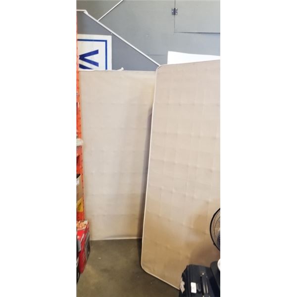 PAIR OF KINGSPLIT LOW PRO SEALY BOXPSRINGS