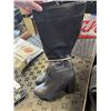 Image 2 : 5 PAIRS OF LADIES LEATHER BOOTS