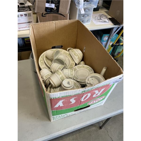 TOWNE HOUSE SELECTED FINE CHINA SET