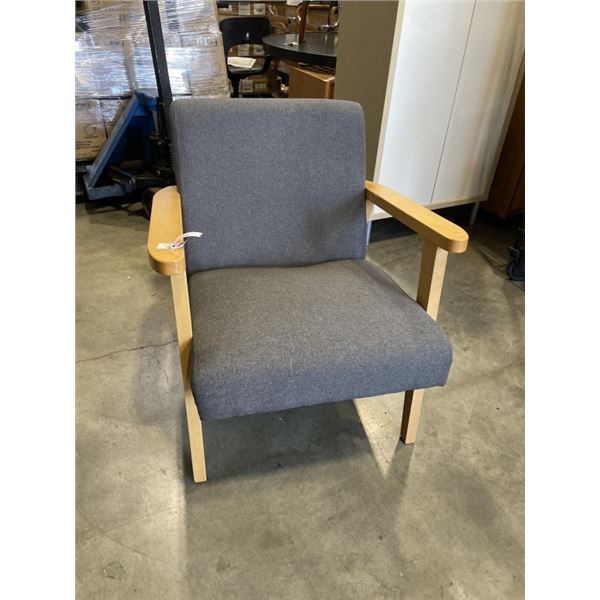 HOMCOM FABRIC CUSHION ARM CHAIR