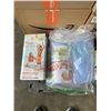 Image 2 : 7 ASSORTED INTEX INFLATABLE AND HARD POOLS AND POOL TOYS