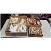 Image 1 : APPROX 300 VINTAGE COLLECTIBLE ELECTRONICS TUBES