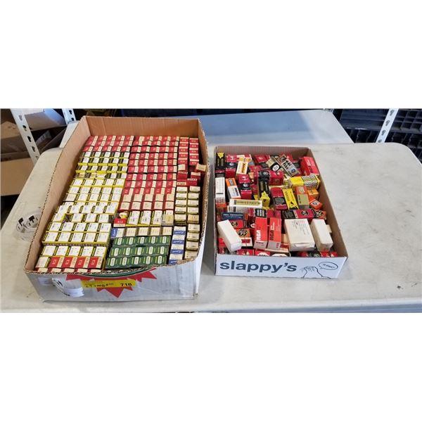 APPROX 300 VINTAGE COLLECTIBLE ELECTRONICS TUBES