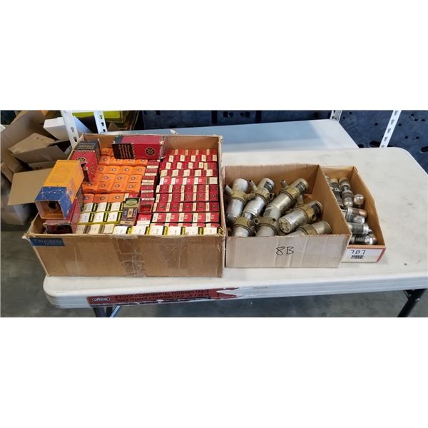 APPROX 300 VINTAGE COLLECTIBLE ELECTRONICS TUBES