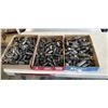Image 1 : APPROX 300 VINTAGE COLLECTIBLE ELECTRONICS TUBES