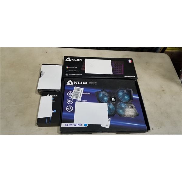 LOT OF ASSORTED KILM ACCESSORIES FOR COMPUTERS INCLUDING LAPTOP COOLING MAT AND KEYBOARD