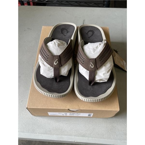 NEW OLUKAI ULELE SIZE 10 MENS SANDLES. DK WOOD/ DK WOOD COLOR