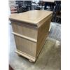 Image 5 : AMERICAN DREW 2 DOOR AND 1 DRAWER CABINET