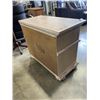 Image 4 : AMERICAN DREW 2 DOOR AND 1 DRAWER CABINET