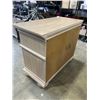 Image 5 : AMERICAN DREW 2 DOOR AND 1 DRAWER CABINET