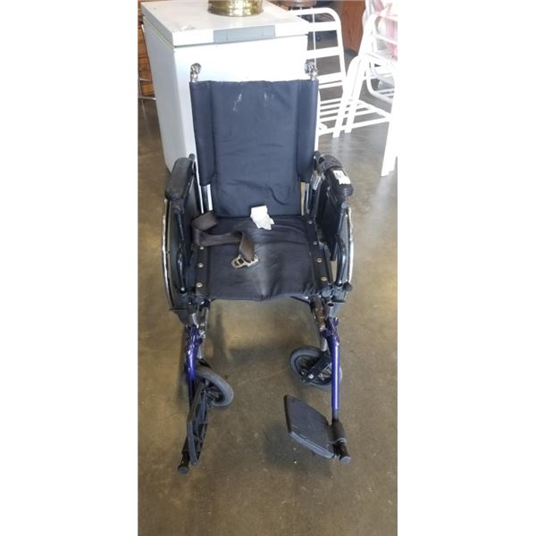 FOLDING WHEEL CHAIR