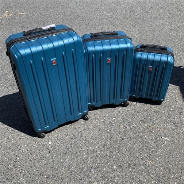 SET OF 3 SWISS GEAR LUGGAGE