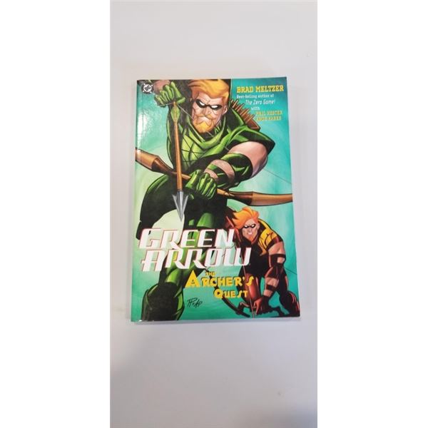 GREEN ARROW "THE ARCHER'S QUEST" GRAPHIC NOVEL