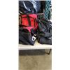 Image 3 : LOT OF BAGS AND TRAY OF BASKETS