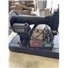 Image 3 : CASED SEWING MACHINE