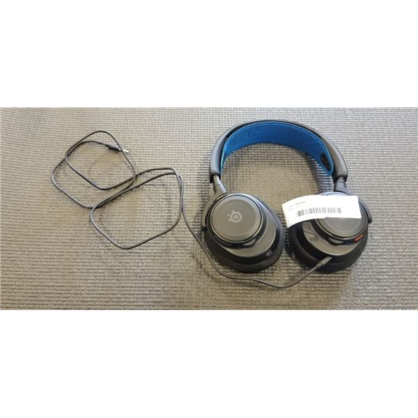 STEELSERIES ARCTIC NOVA 5 WIRELESS HEAD PHONE MISSING DONGLE