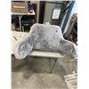 Image 1 : LARGE UGG BACK PILLOW