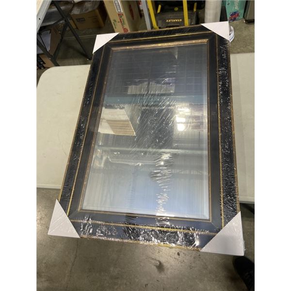 BRAND NEW 2FT x 3FT DECORATIVE WALL MIRROR IN BOX