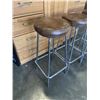Image 2 : 4 VINTAGE BROWN LEATHER BAR STOOLS
