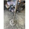 Image 4 : LARGE OUTDOOR UMBRELLA WITH METAL STAND