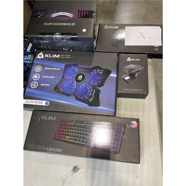 LOT OF ASSORTED KILM ACCESSORIES FOR COMPUTERS INCLUDING BOOMBOXES AND KEYBOARDS