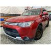 Image 1 : PARKSVILLE - 2015 MITSUBISHI OUTLANDER RED 198687 KMS - D600339