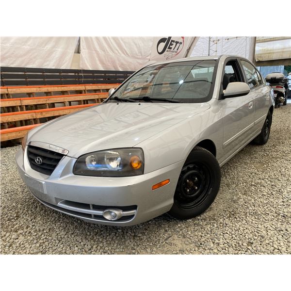 PARKSVILLE - 2004 HYUNDAI ELANTRA GREY 256621 KMS - B867938