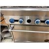 Image 11 : Commercial Gas 6-Burner Range w/ Oven