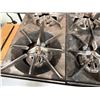 Image 7 : Commercial Gas 6-Burner Range w/ Oven