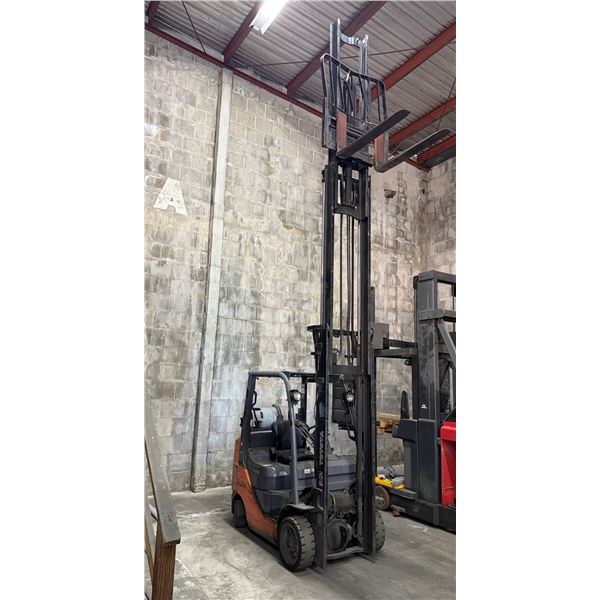 Toyota BFGCU25 Propane Warehouse Forklift 17055 Hours (Starts & Runs, See Video - Needs New Battery)