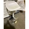 Image 2 : 4 bar/kitchen stools in white