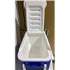 Image 2 : Igloo cooler on wheels