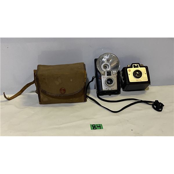 2 Vintage cameras by Brownie, Kodak