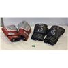 Image 1 : 2 pairs of boxing gloves