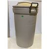 Image 1 : Large Rubbermaid brand garbage can