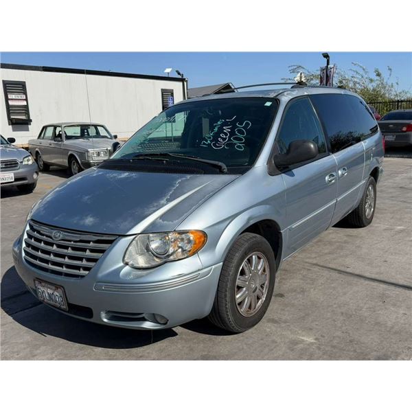 CHRY TOWN & COUNTRY 2005 T-DONATION
