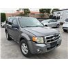 Image 2 : FORD  ESCAPE 2012 SALV T/DONATION
