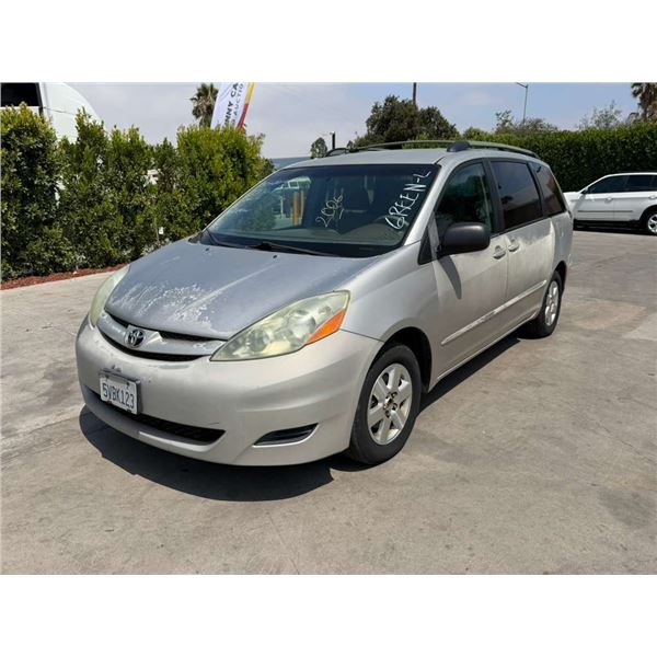 TOYT SIENNA 2006 T-DONATION