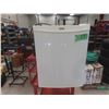 Image 1 : Kenmore Bar Fridge, 24x18x18